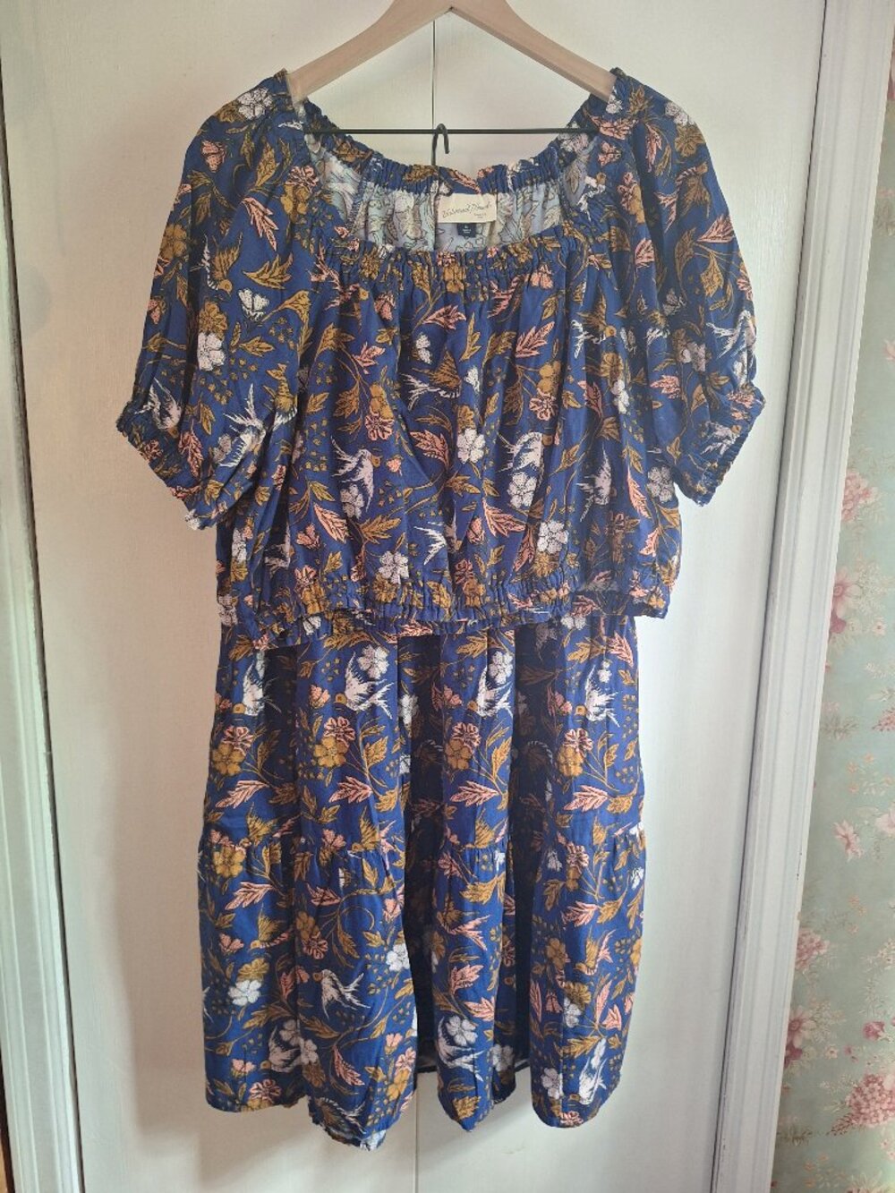 Universal Thread Women’s XL Blue Floral Bird 2 Piece Crop Top Midi Skirt Set